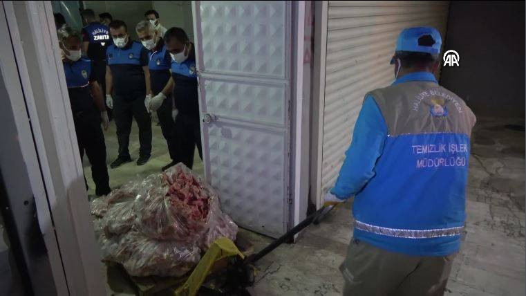 Bayram öncesi mide bulandıran görüntüler! Yakalanmasa vatandaşa yedireceklerdi - Resim: 10